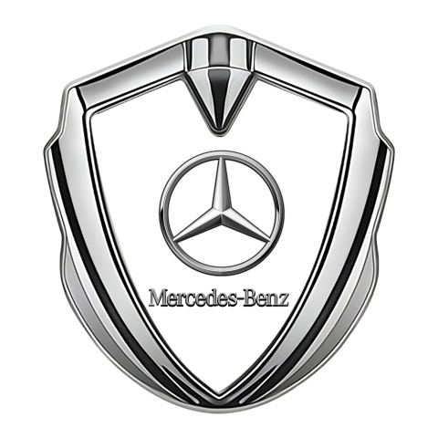 Mercedes Benz Emblem Abzeichen selbstklebend Silbertonfarbe mit Weiss Hintergrund und Chrom Logo