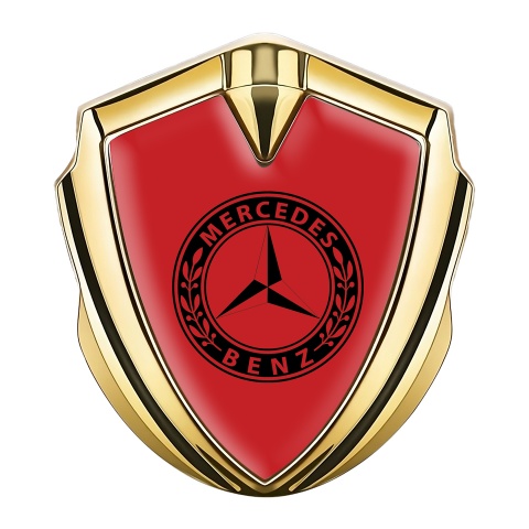 Mercedes Benz Emblem Logo Schriftzug Aufkleber mit Goldtonfarbe Rote Basis und Rundes Logo Stil